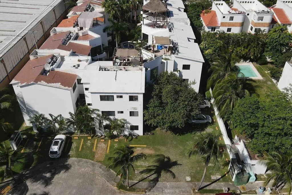 Lovely 2 Bdrm Condo In Gated Community & Pool View Playa del Carmen 0*,