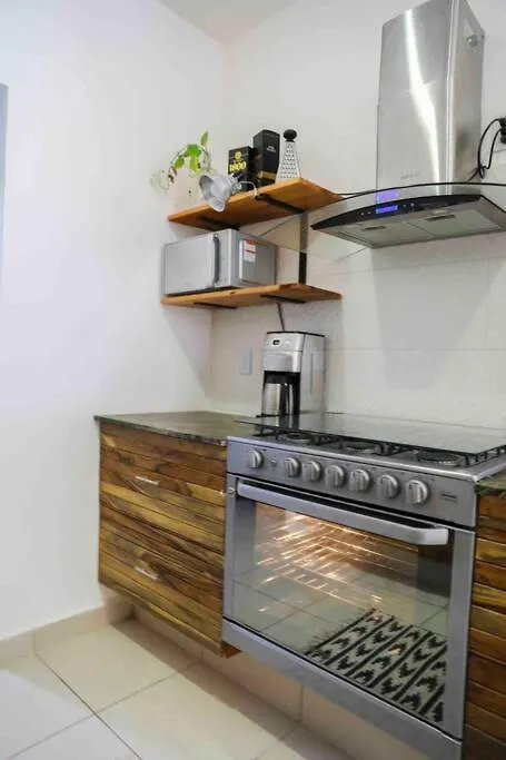 Lovely 2 Bdrm Condo In Gated Community & Pool View Playa del Carmen México