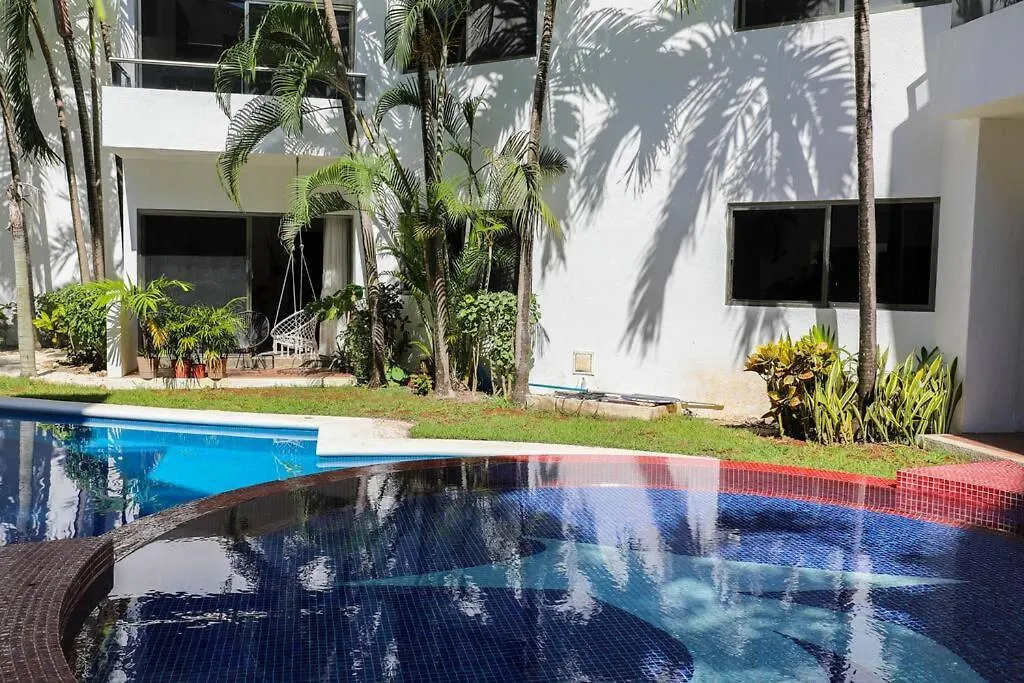 Lovely 2 Bdrm Condo In Gated Community & Pool View Playa del Carmen