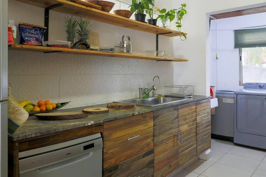 Lovely 2 Bdrm Condo In Gated Community & Pool View Playa del Carmen Apartamento