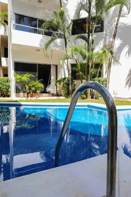 Lovely 2 Bdrm Condo In Gated Community & Pool View Playa del Carmen 0*,