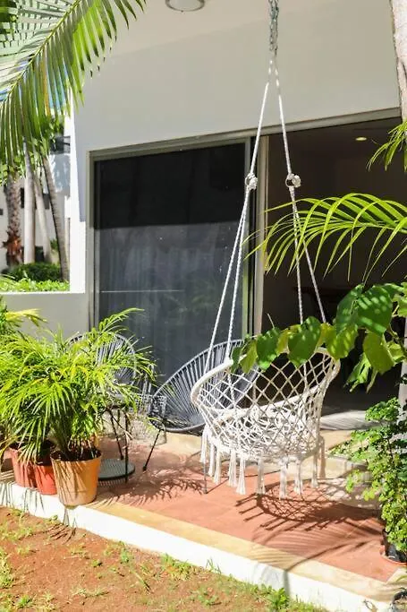 Lovely 2 Bdrm Condo In Gated Community & Pool View Playa del Carmen Apartamento