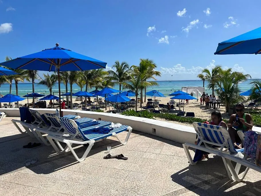 Lovely 2 Bdrm Condo In Gated Community & Pool View Playa del Carmen 0*,