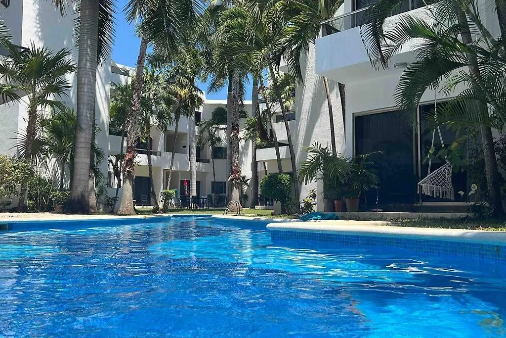 Lovely 2 Bdrm Condo In Gated Community & Pool View Playa del Carmen Apartamento