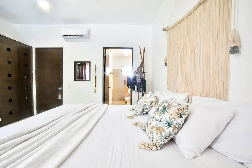Apartamento Lovely 2 Bdrm Condo In Gated Community & Pool View Playa del Carmen