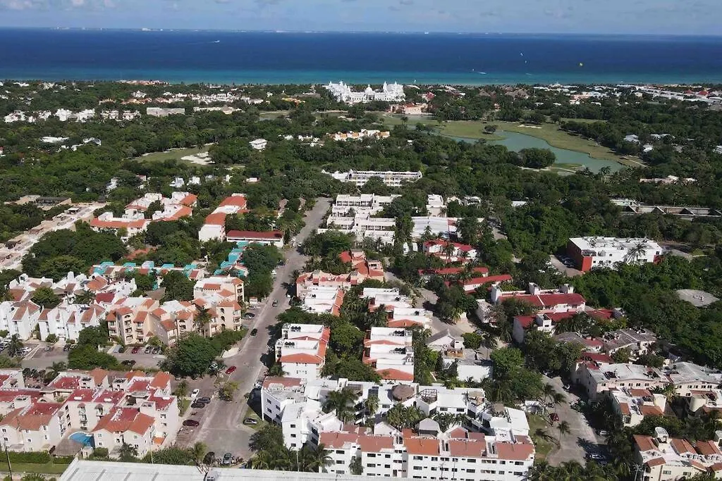 Lovely 2 Bdrm Condo In Gated Community & Pool View Playa del Carmen Apartamento